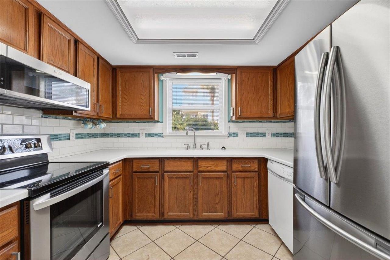 933 Perrin Dr. Photo 8