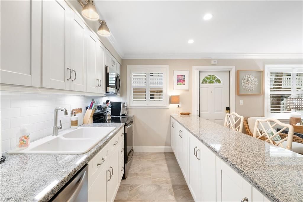 980 7th Ave S, Unit 108, Naples, FL 34102 Photo