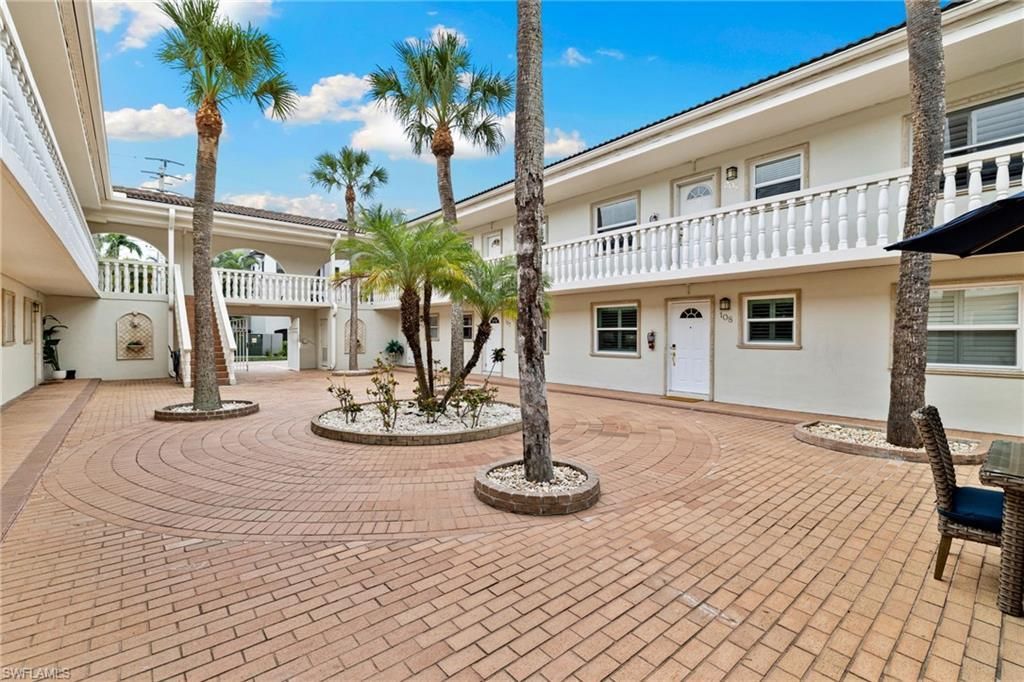 980 7th Ave S, Unit 108, Naples, FL 34102 Photo
