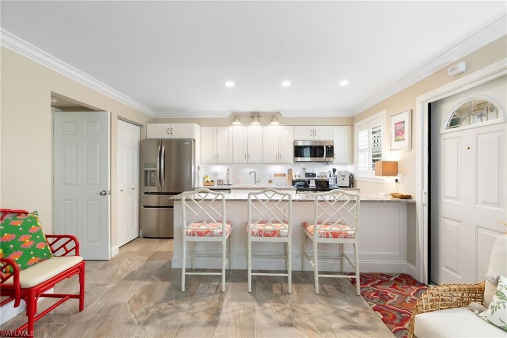 980 7th Ave S, Unit 108, Naples, FL 34102 Photo