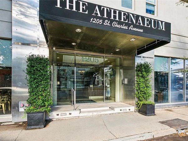1205 ST CHARLES Avenue, Unit 903, New Orleans, LA 70130