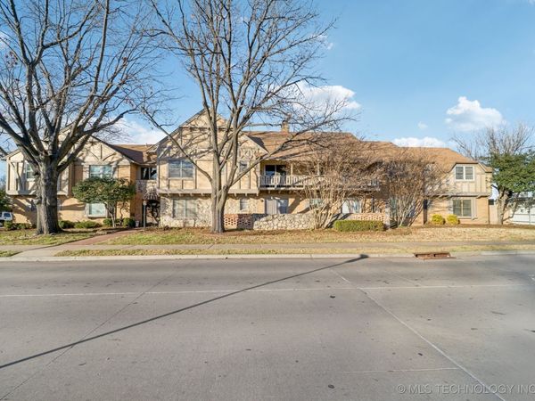 1107 E 45th Place, Unit 15, Tulsa, OK 74105