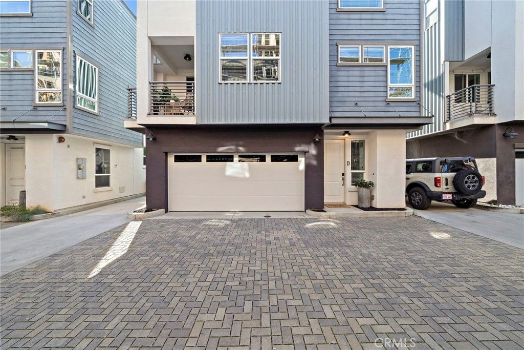 1974 Meyer Place, Unit D, Costa Mesa, CA 92627 Main Photo