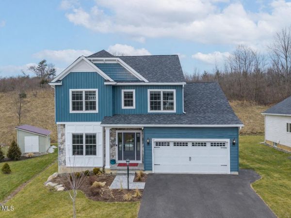 10 Quail Run, Voorheesville, NY 12186