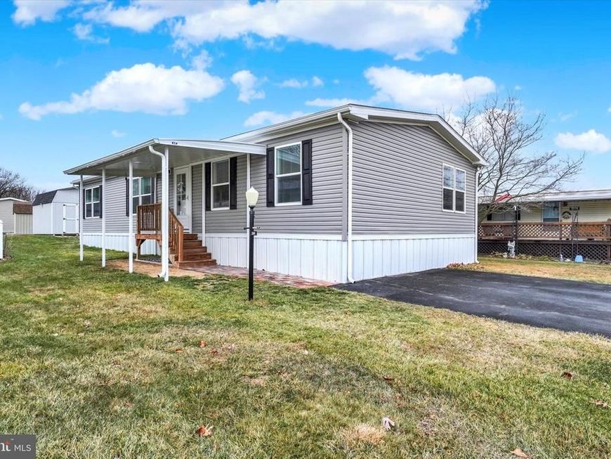 208 Country Ridge Drive, York, PA 17408 Main Photo