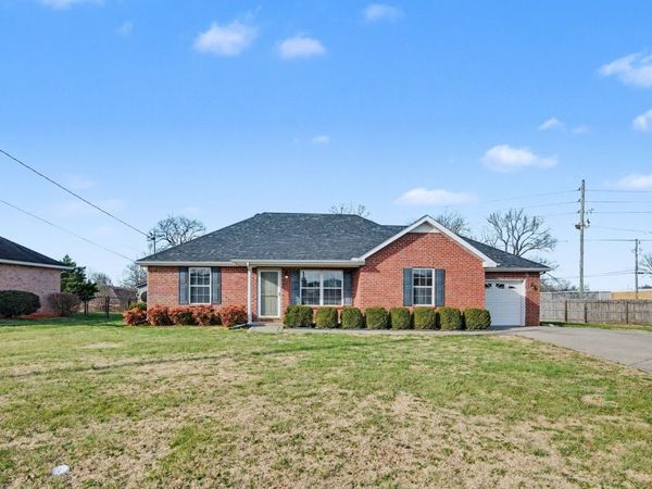 8005 Valencia Dr, Smyrna, TN 37167