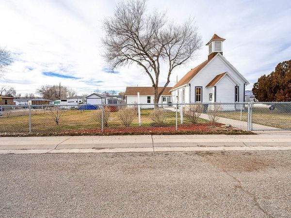 581 Denver Avenue, De Beque, CO 81630