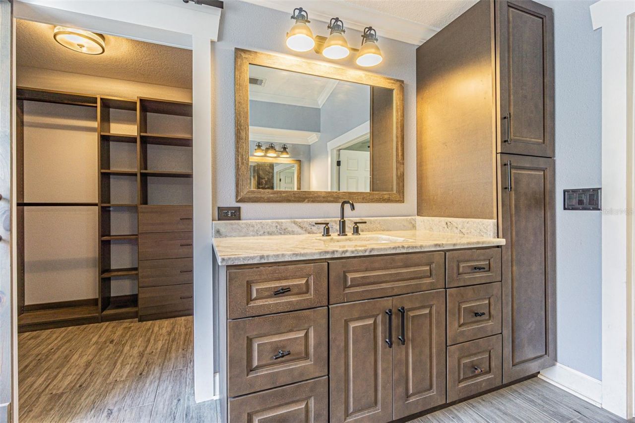 2807 Windcrest Oaks Court, Valrico, FL 33594 Photo