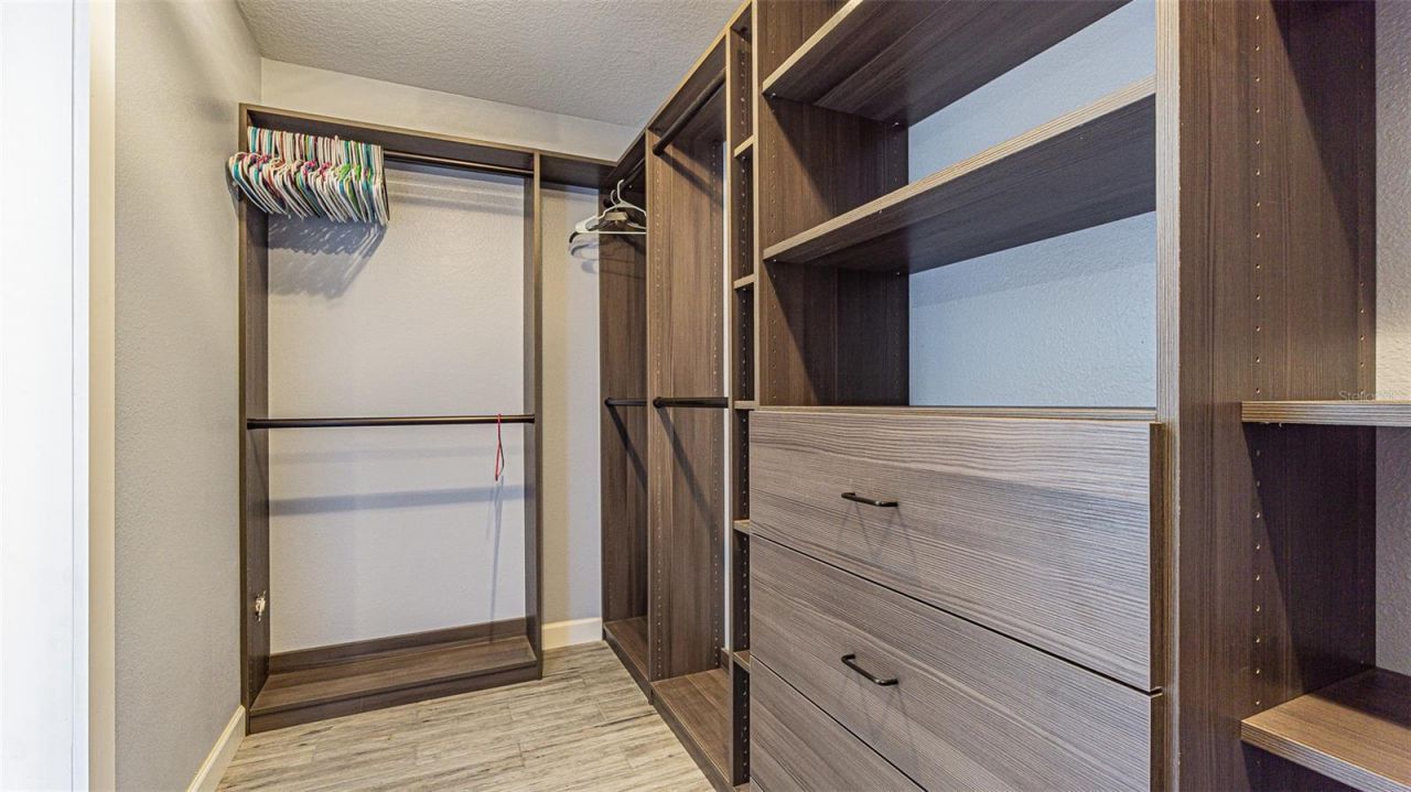 2807 Windcrest Oaks Court, Valrico, FL 33594 Photo