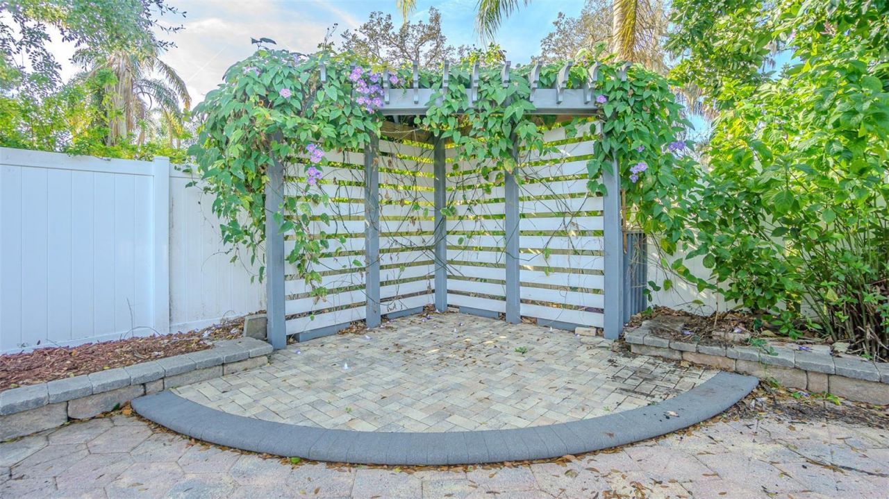 2807 Windcrest Oaks Court, Valrico, FL 33594 Photo