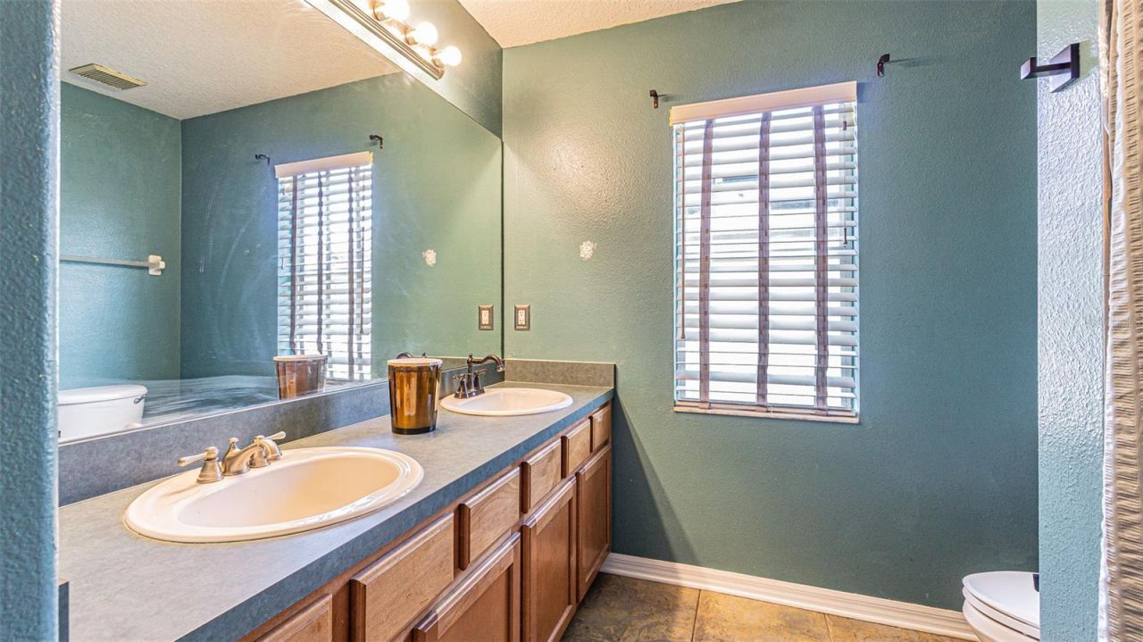 2807 Windcrest Oaks Court, Valrico, FL 33594 Photo