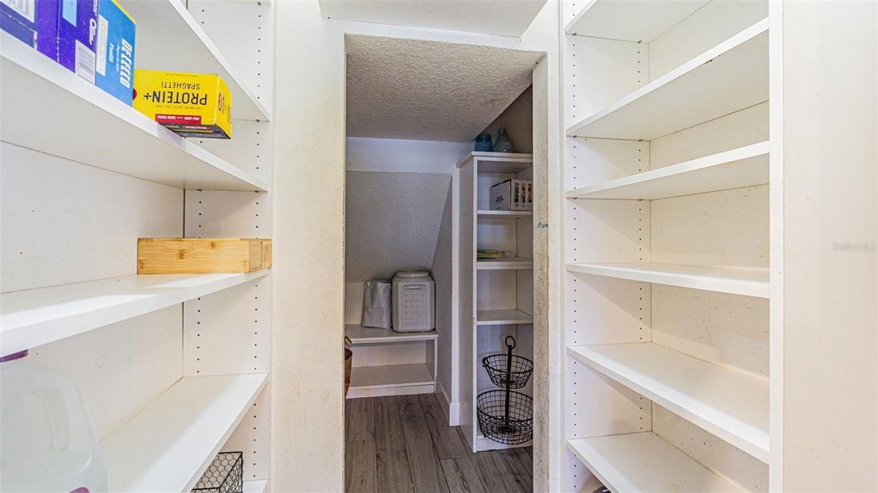 2807 Windcrest Oaks Court, Valrico, FL 33594 Photo