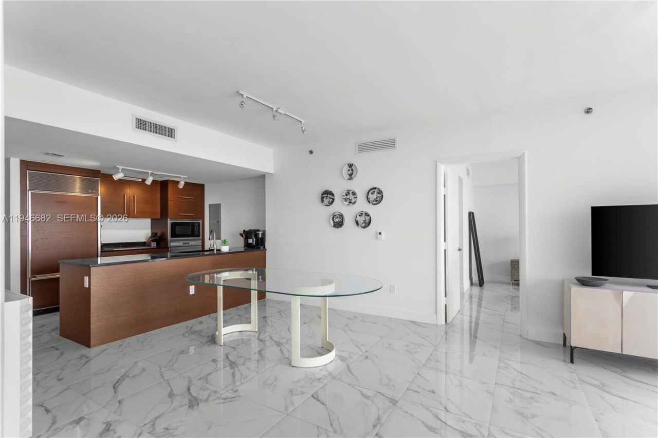 465 Brickell Ave, Unit 5505, Miami, FL 33131 Photo
