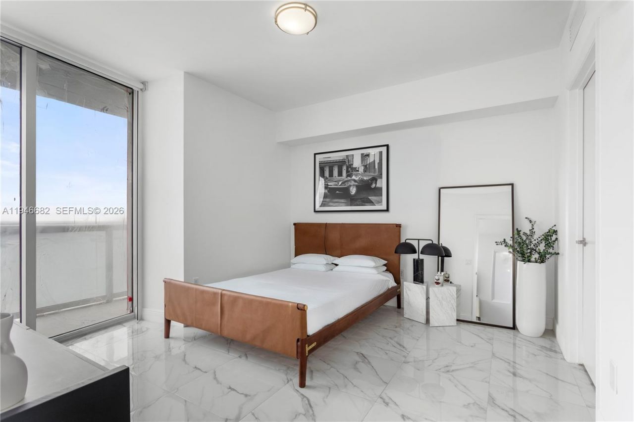 465 Brickell Ave, Unit 5505, Miami, FL 33131 Photo