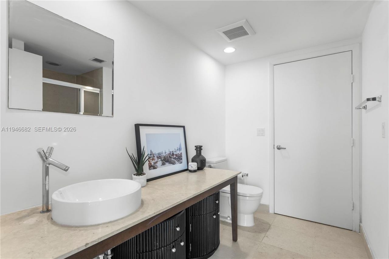 465 Brickell Ave, Unit 5505, Miami, FL 33131 Photo