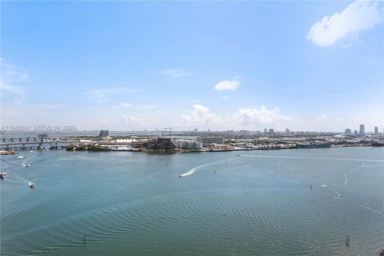 465 Brickell Ave, Unit 5505, Miami, FL 33131 Photo