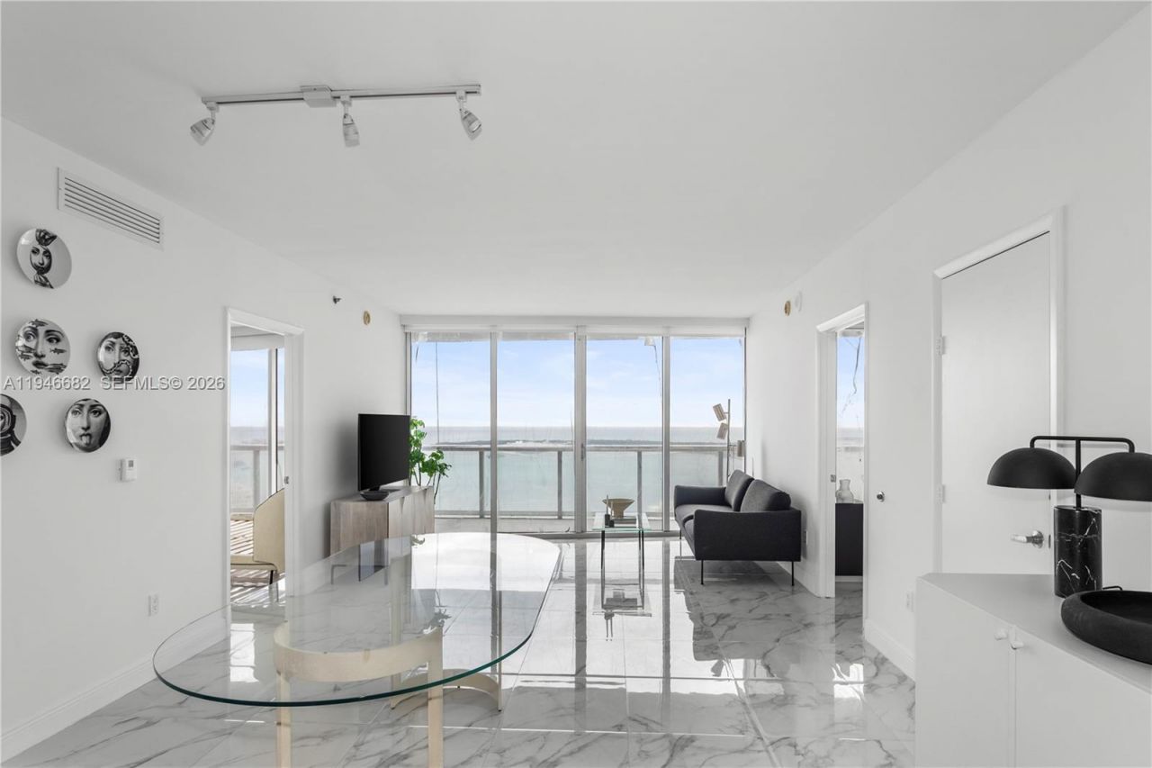 465 Brickell Ave, Unit 5505, Miami, FL 33131 Photo