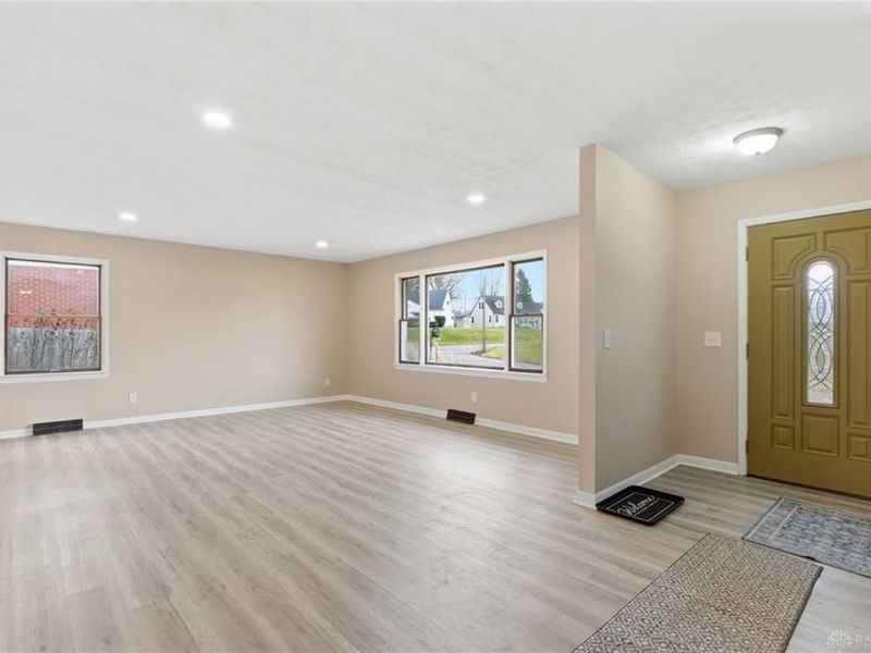 603 Louise Drive, Xenia, OH 45385 Photo 3