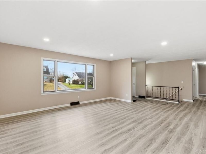 603 Louise Drive, Xenia, OH 45385 Photo 4