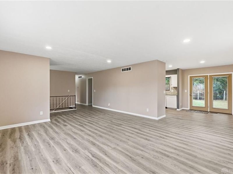 603 Louise Drive, Xenia, OH 45385 Photo 5