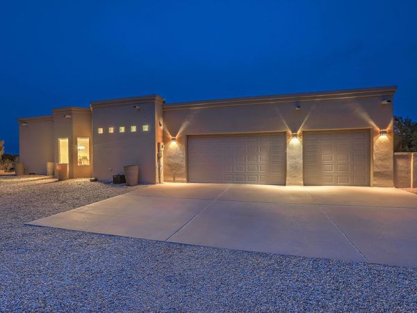 255 Diamond Tail Road, Placitas, NM 87043