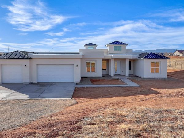 9 Express Drive, Edgewood, NM 87015