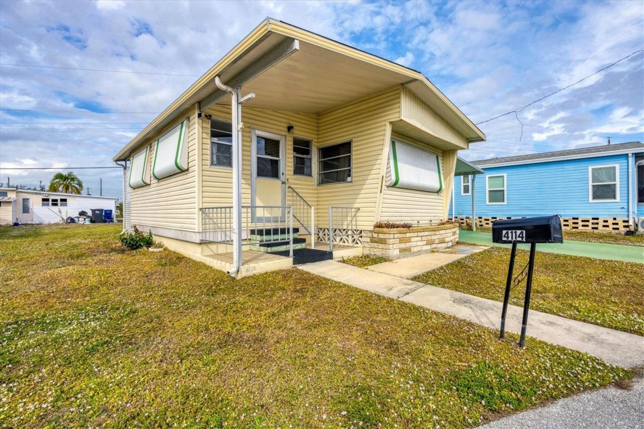 4114 10th Street Court E, Ellenton, FL 34222 Photo