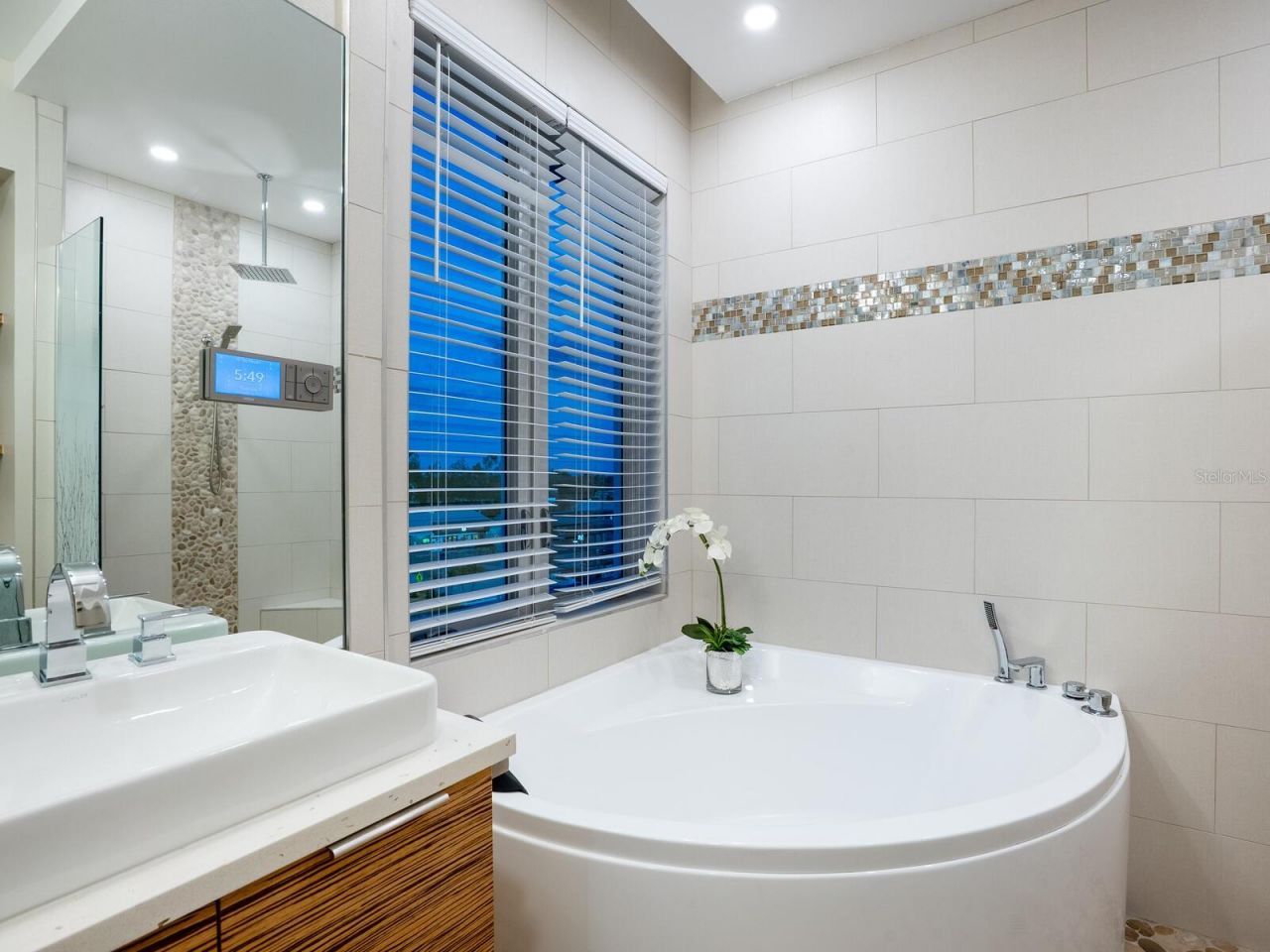 1140 Seaside Drive, Unit 301, Siesta Key, FL 34242 Photo