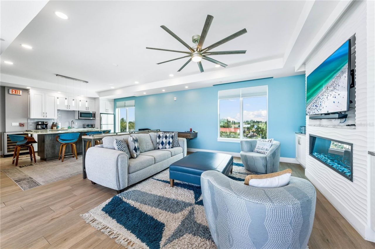 1140 Seaside Drive, Unit 301, Siesta Key, FL 34242 Photo