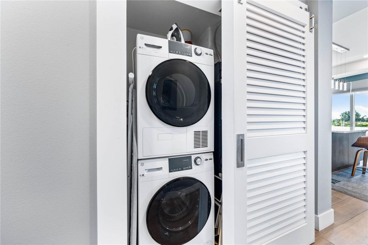 1140 Seaside Drive, Unit 301, Siesta Key, FL 34242 Photo