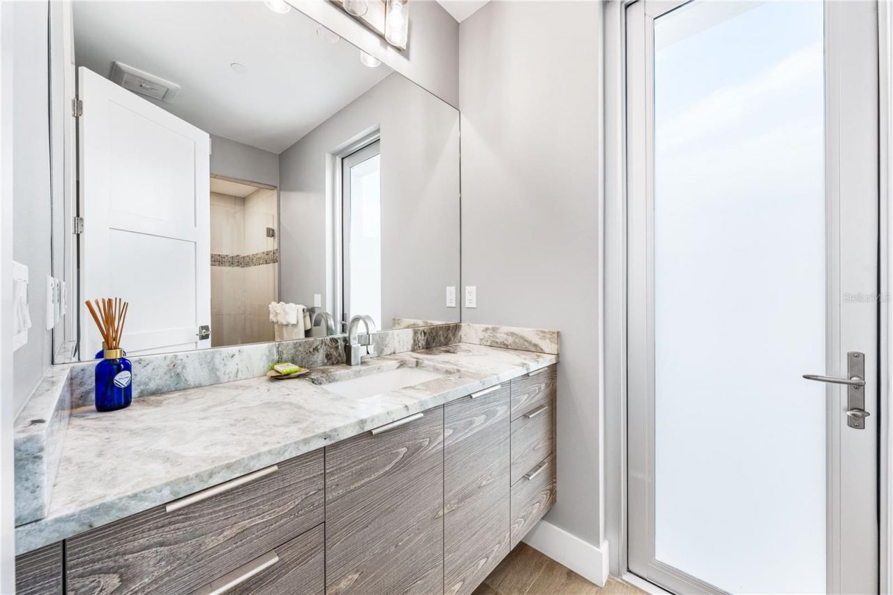 1140 Seaside Drive, Unit 301 & Pent, Siesta Key, FL 34242 Photo