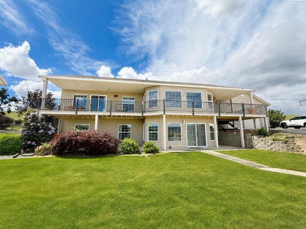3824 Pleasant View Dr, Clarkston, WA 99403