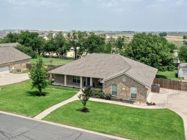 102 Bosque DR, Hutto, TX 78634