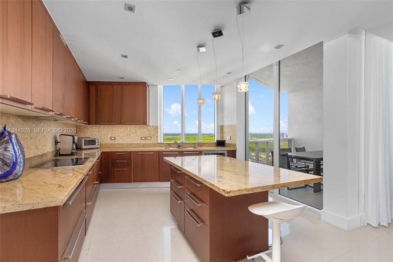 16001 Collins Ave, Unit 2704, Sunny Isles Beach, FL 33160 Photo