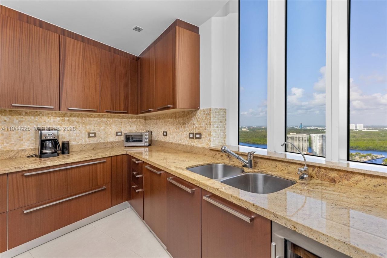 16001 Collins Ave, Unit 2704, Sunny Isles Beach, FL 33160 Photo