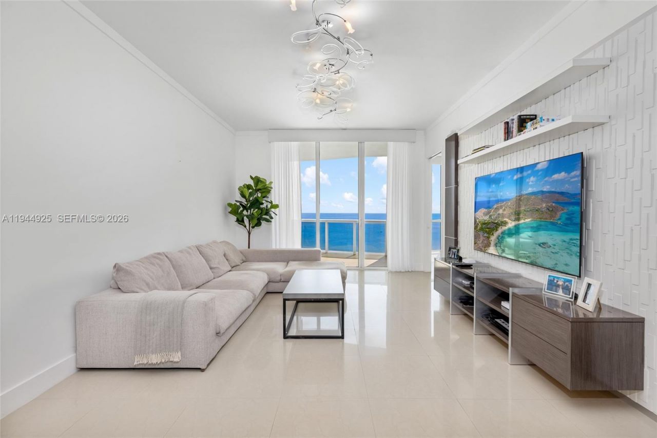 16001 Collins Ave, Unit 2704, Sunny Isles Beach, FL 33160 Photo