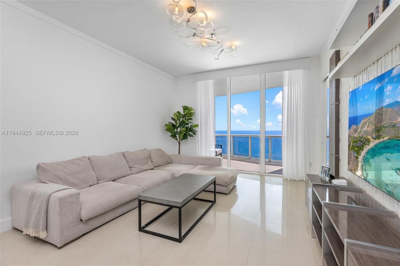 16001 Collins Ave, Unit 2704, Sunny Isles Beach, FL 33160 Photo