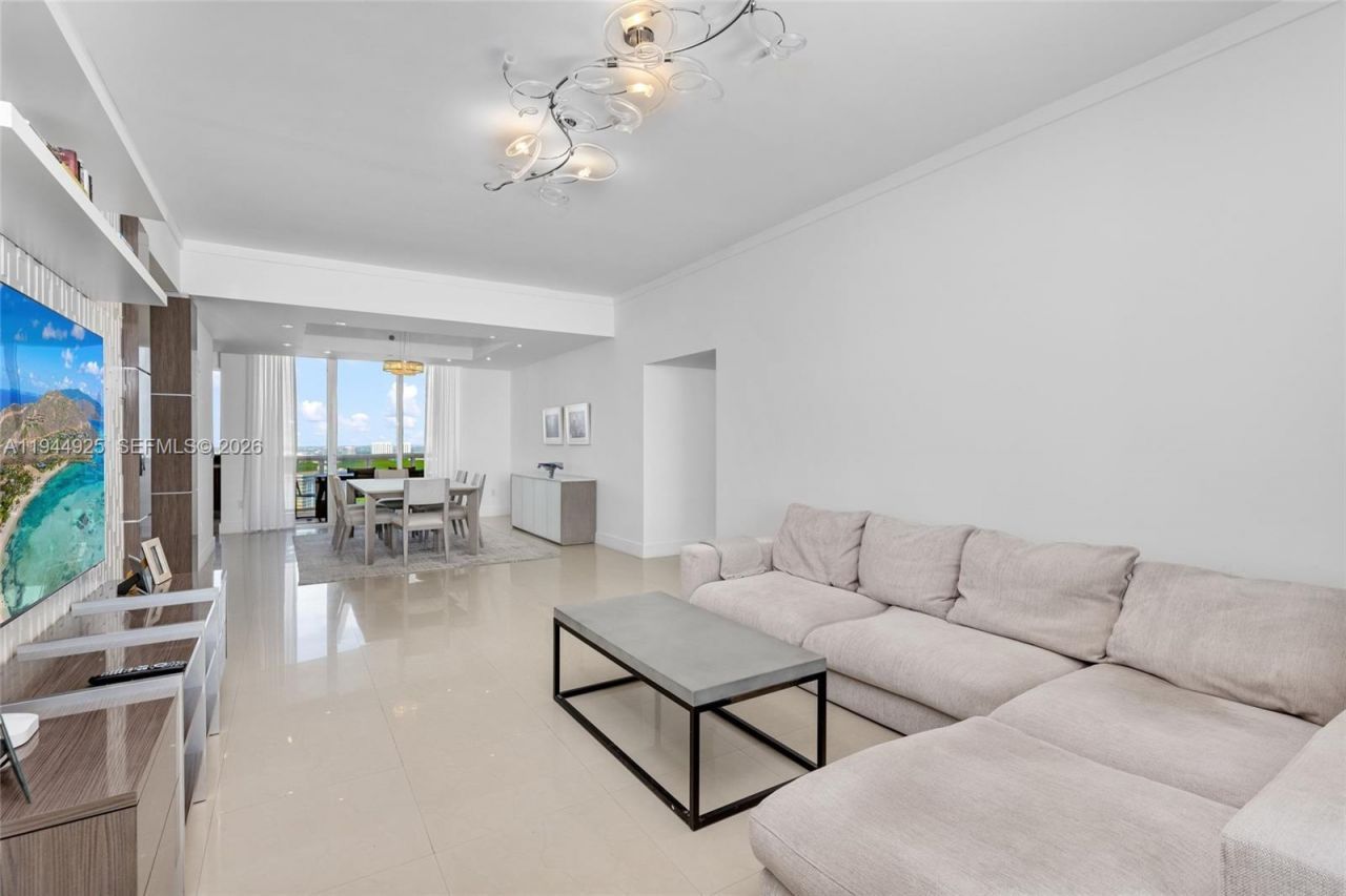 16001 Collins Ave, Unit 2704, Sunny Isles Beach, FL 33160 Photo