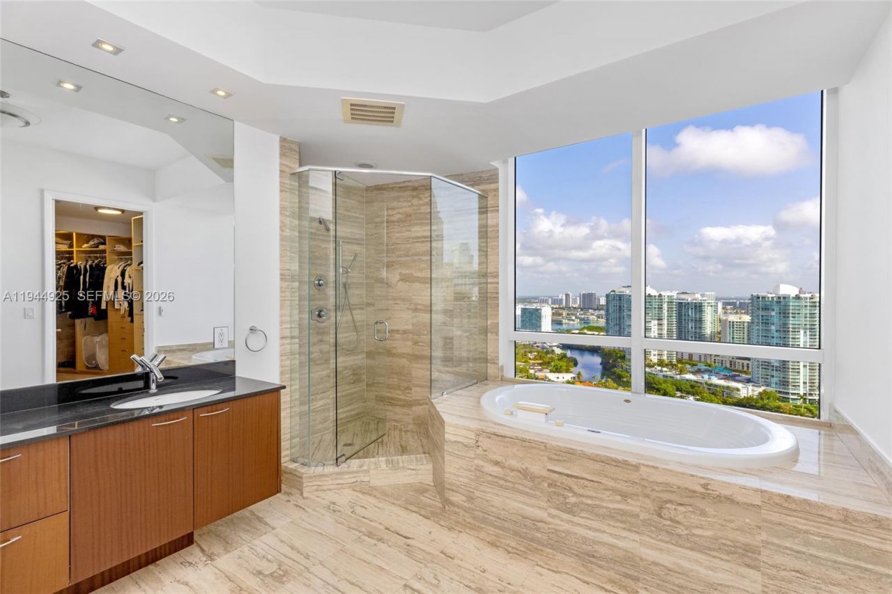 16001 Collins Ave, Unit 2704, Sunny Isles Beach, FL 33160 Photo