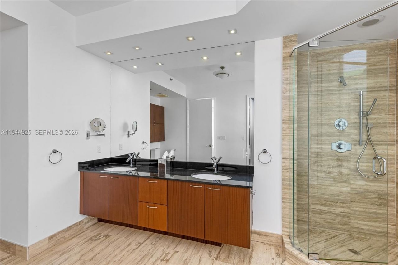 16001 Collins Ave, Unit 2704, Sunny Isles Beach, FL 33160 Photo