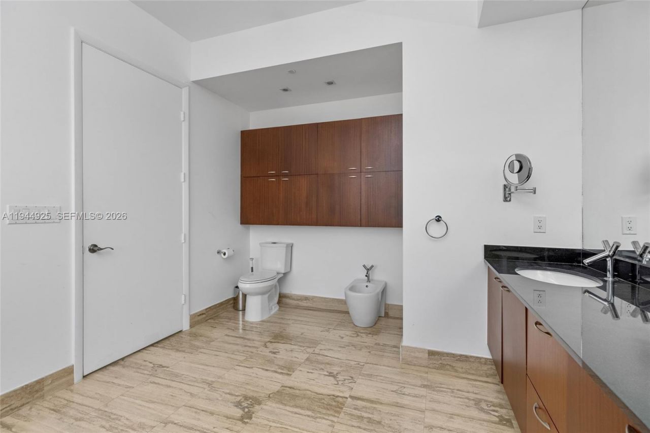 16001 Collins Ave, Unit 2704, Sunny Isles Beach, FL 33160 Photo