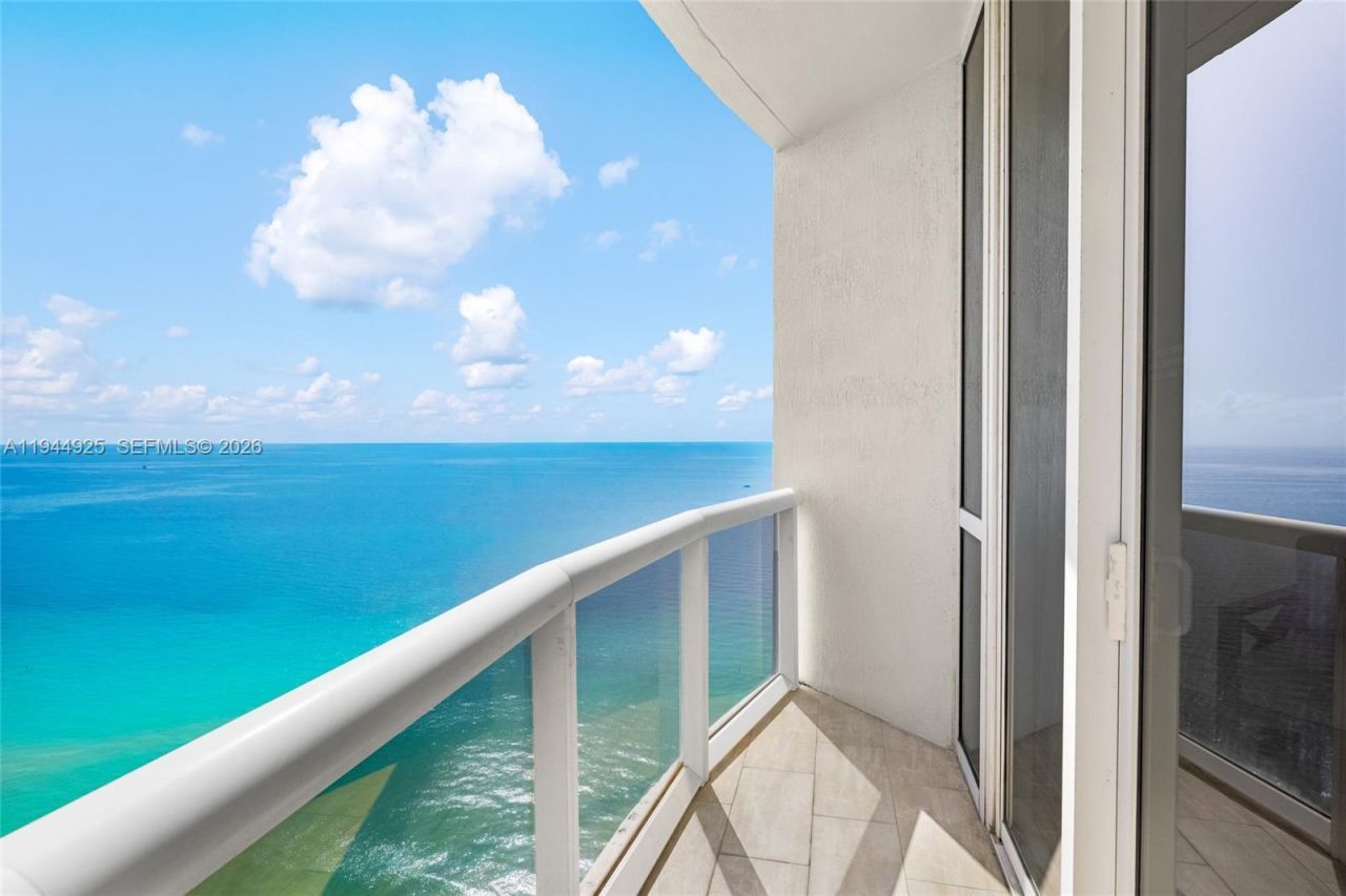 16001 Collins Ave, Unit 2704, Sunny Isles Beach, FL 33160 Photo