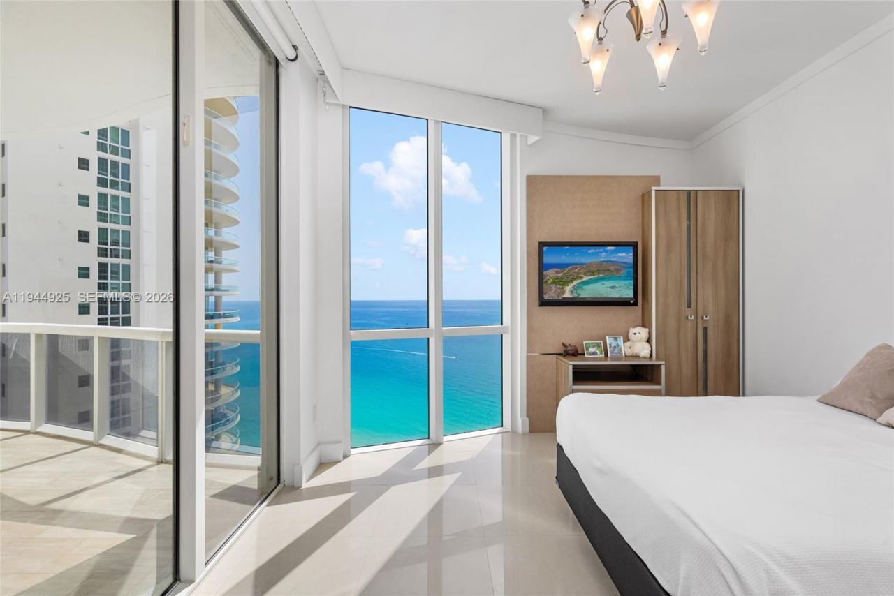 16001 Collins Ave, Unit 2704, Sunny Isles Beach, FL 33160 Photo