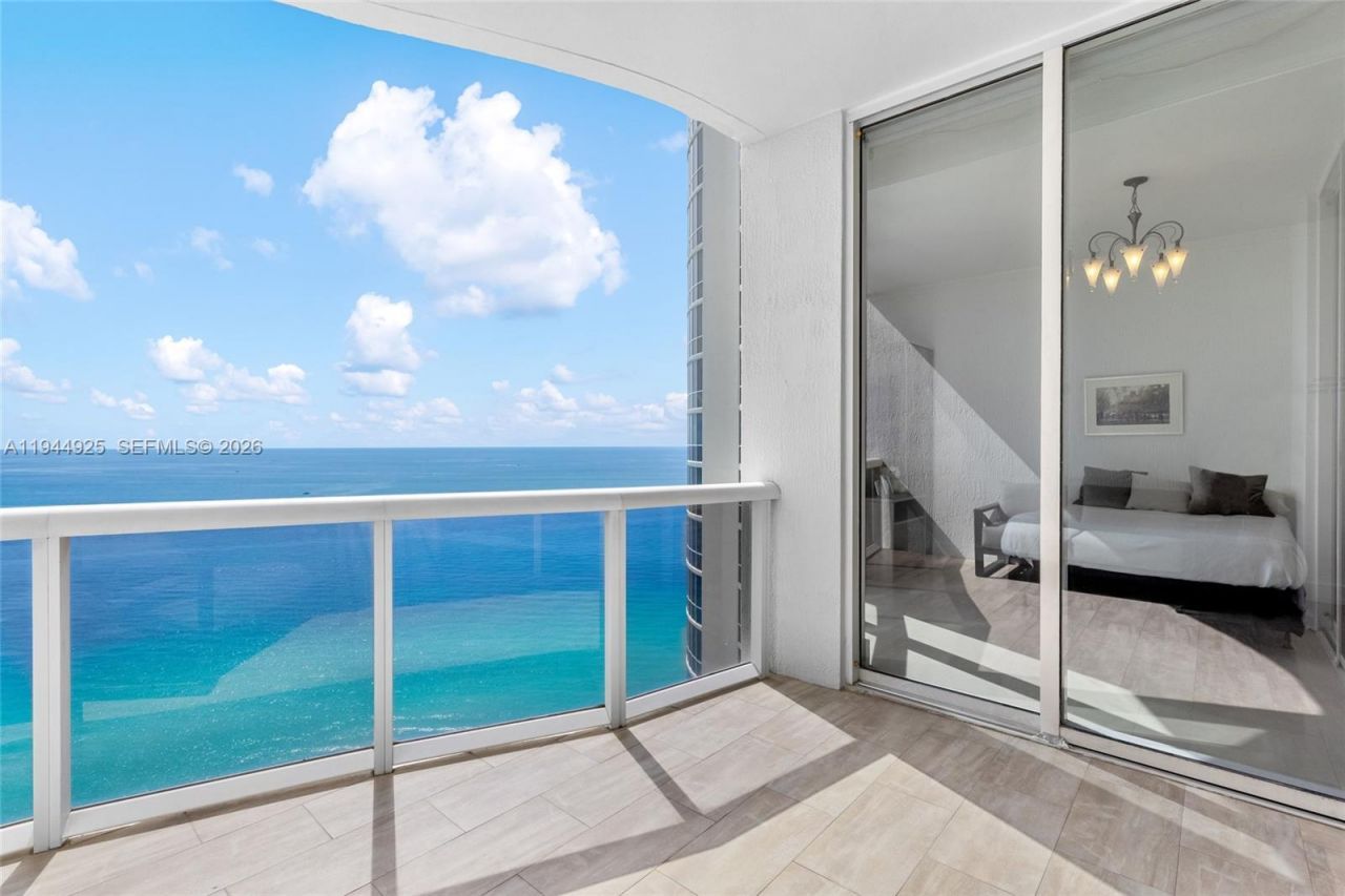 16001 Collins Ave, Unit 2704, Sunny Isles Beach, FL 33160 Photo
