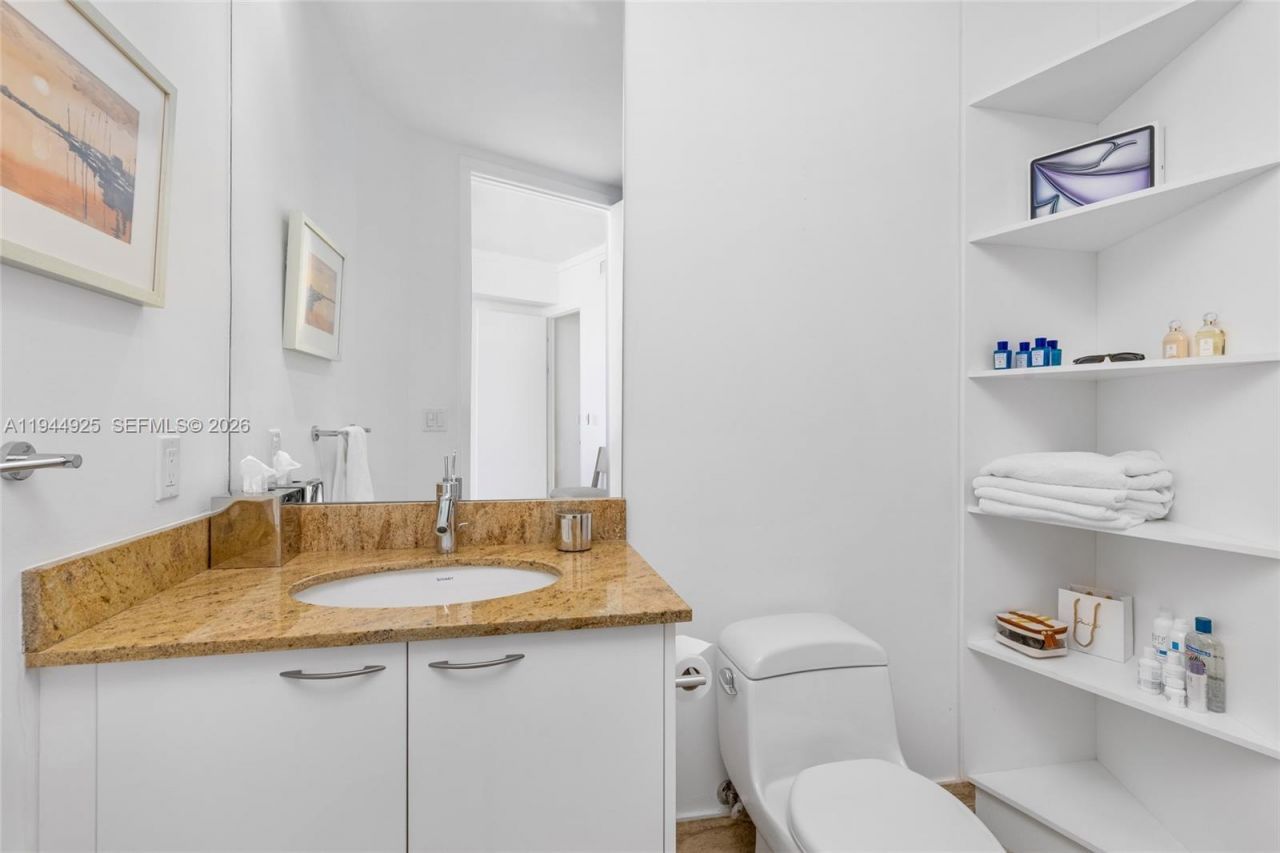 16001 Collins Ave, Unit 2704, Sunny Isles Beach, FL 33160 Photo