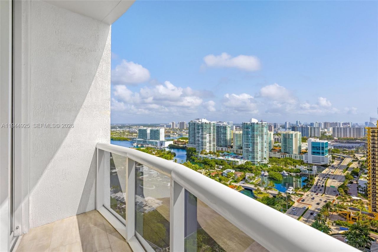 16001 Collins Ave, Unit 2704, Sunny Isles Beach, FL 33160 Photo