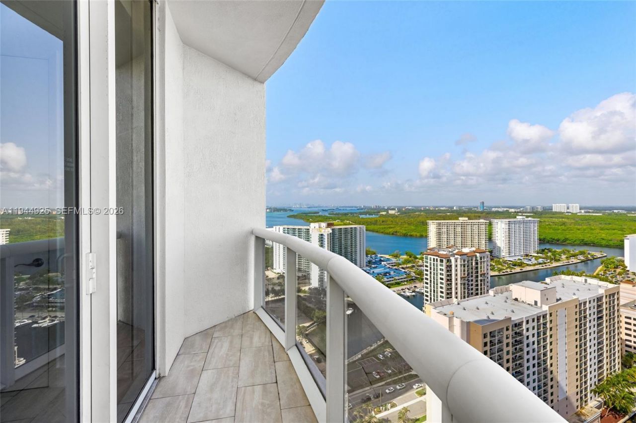 16001 Collins Ave, Unit 2704, Sunny Isles Beach, FL 33160 Photo