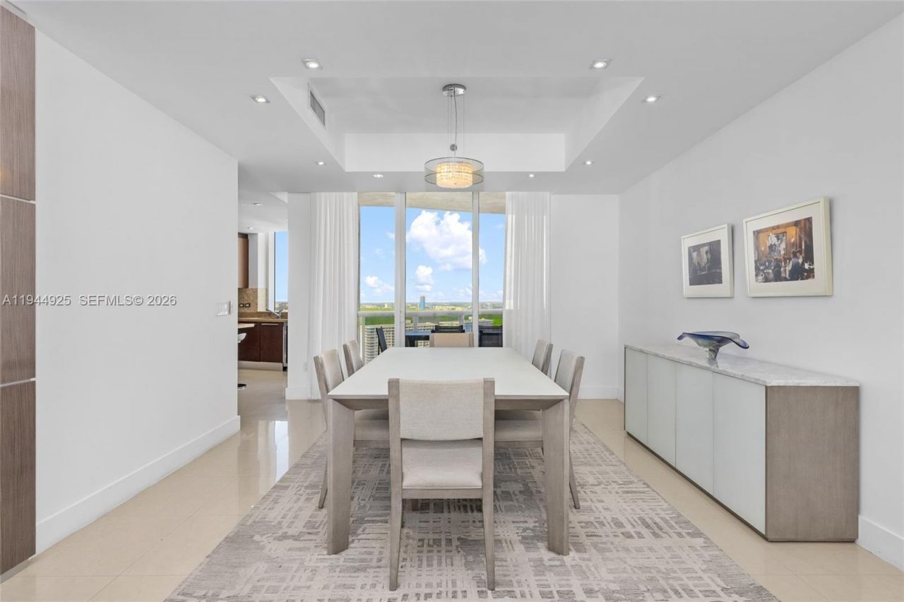 16001 Collins Ave, Unit 2704, Sunny Isles Beach, FL 33160 Photo