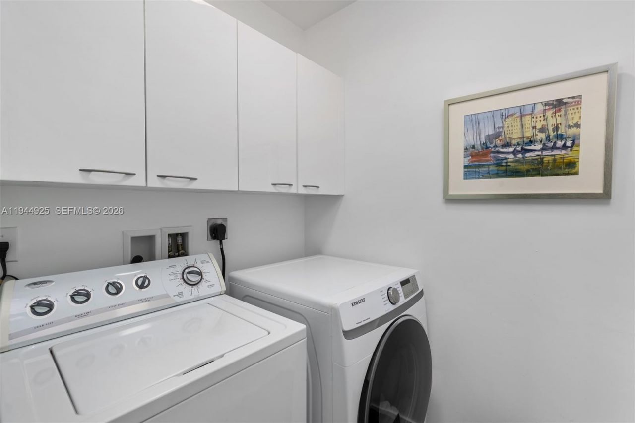 16001 Collins Ave, Unit 2704, Sunny Isles Beach, FL 33160 Photo