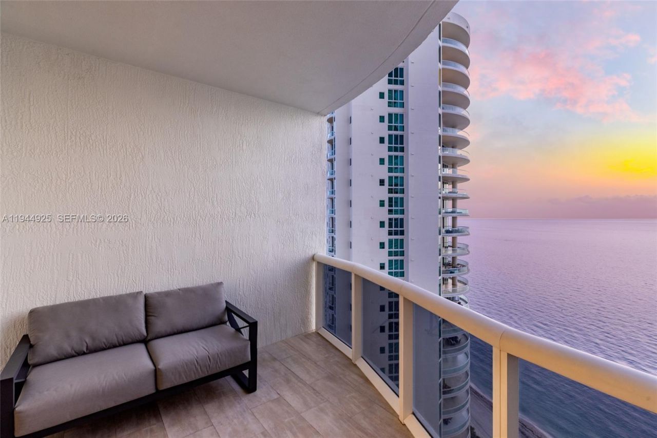 16001 Collins Ave, Unit 2704, Sunny Isles Beach, FL 33160 Photo